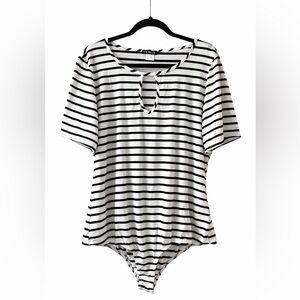 VENUS Black White Striped Bodysuit - Size 2X Keyhole Neck